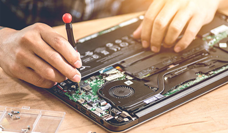 Service Laptop Surabaya: Panduan Memilih Tempat Servis Terpercaya dan Bergaransi 7 servis laptop